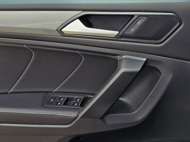 Used 2023 Volkswagen Tiguan SE image 20