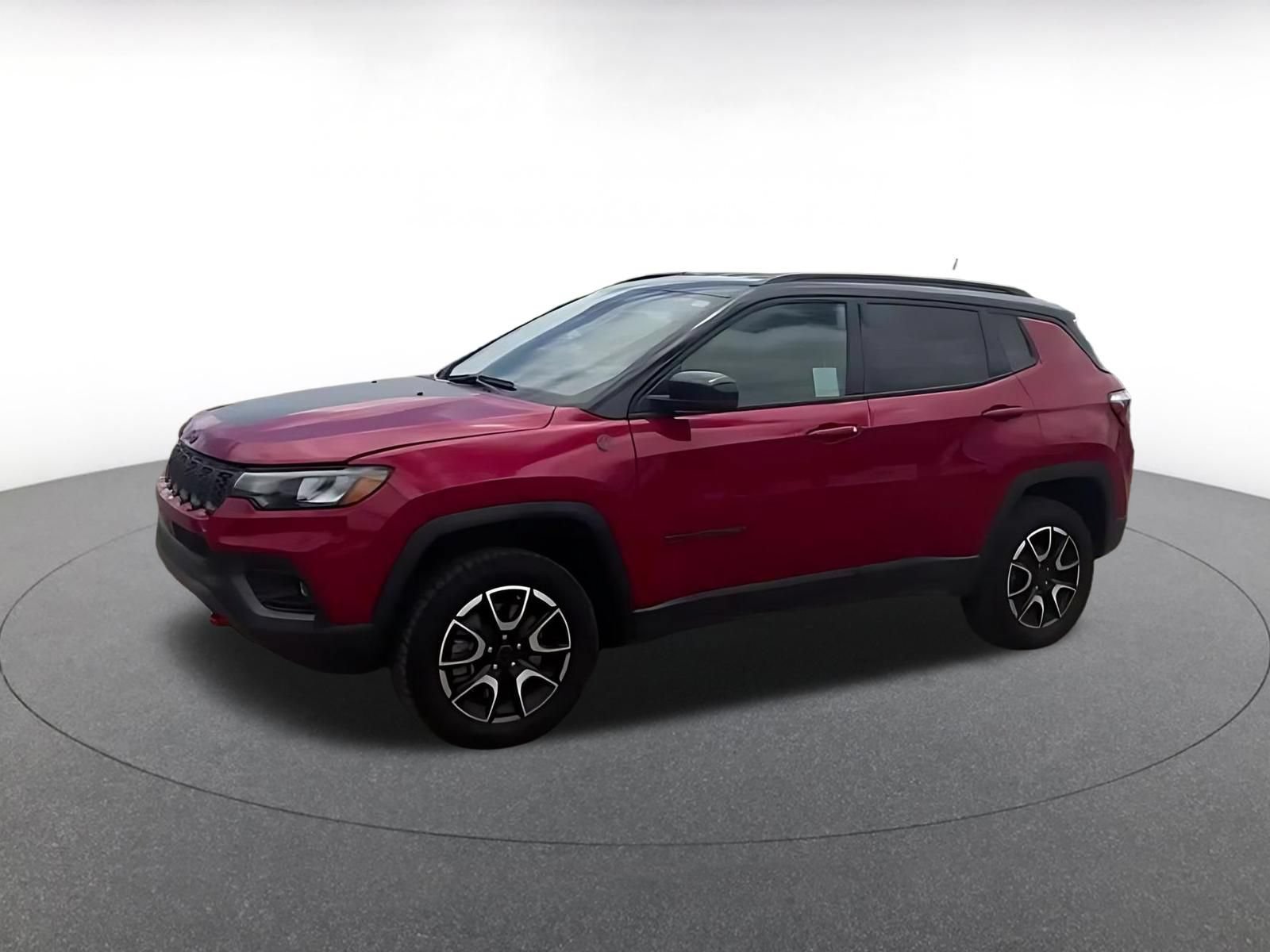 Used 2025 Jeep Compass Trailhawk AWD/4WD image 7