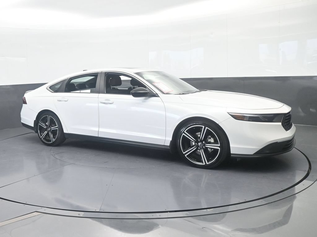 Used 2025 Honda Accord Sport image 8