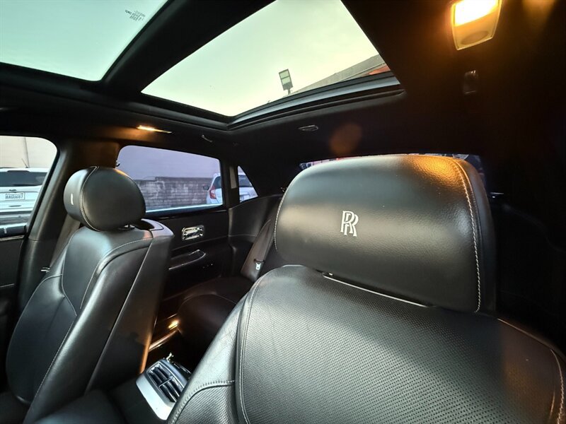 Used 2015 Rolls-Royce Ghost RWD image 26