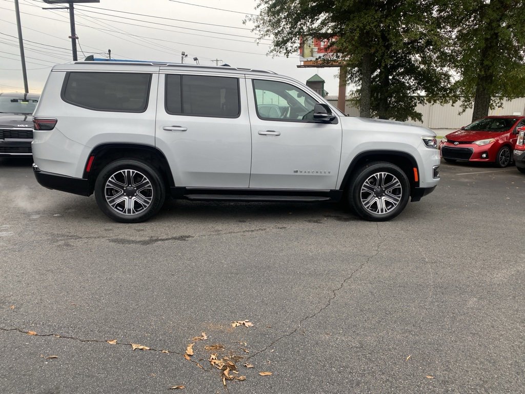 Used 2024 Jeep Wagoneer Series II w/ Flexible Seating Group image 8