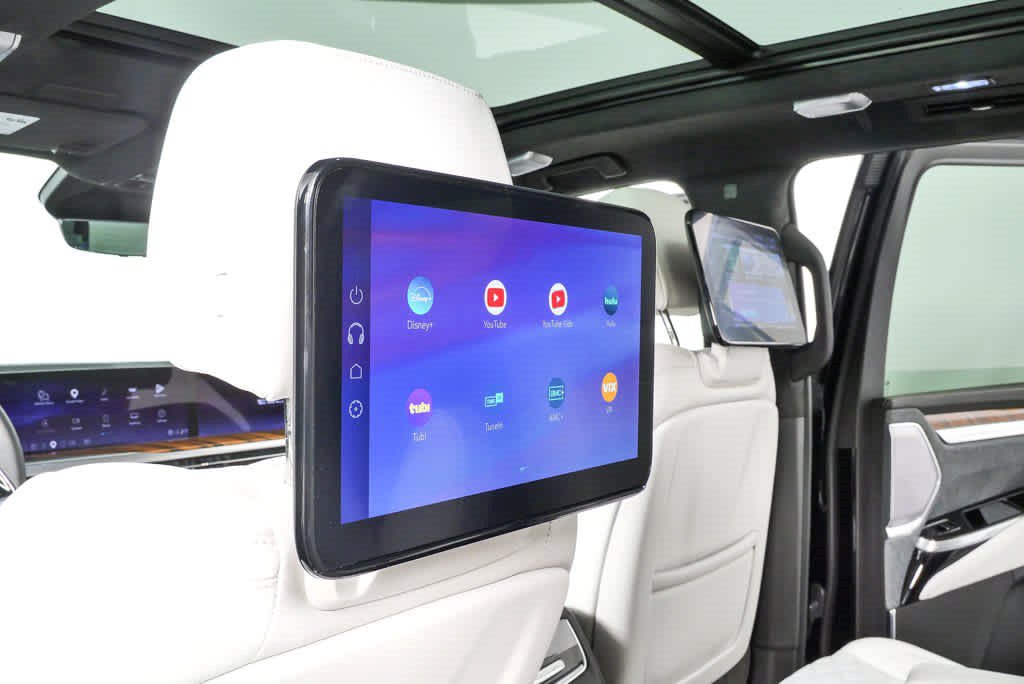 Certified 2026 Cadillac Escalade Platinum Sport w/ LPO, ONYX Package AWD/4WD image 20