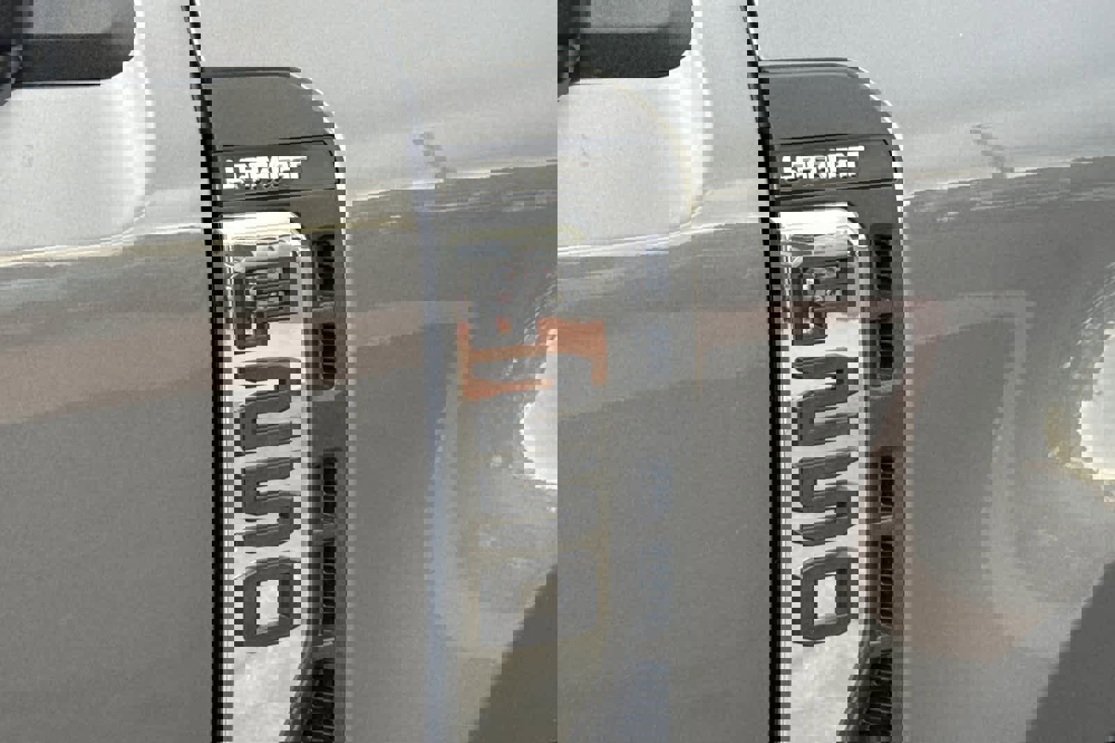 New 2026 Ford F250 Lariat w/ FX4 Off-Road Package image 7