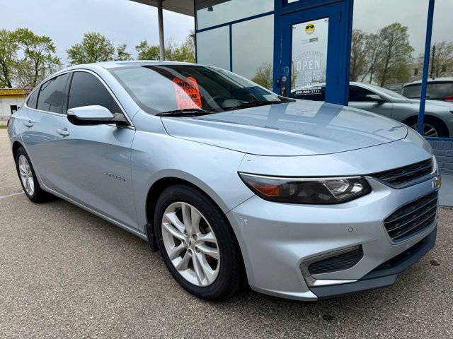 Used 2017 Chevrolet Malibu LT w/ Driver Confidence Package FWD image 3