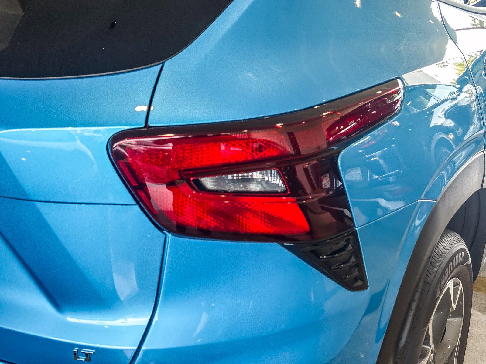 Used 2025 Chevrolet Trax LT w/ Driver Confidence Package image 9