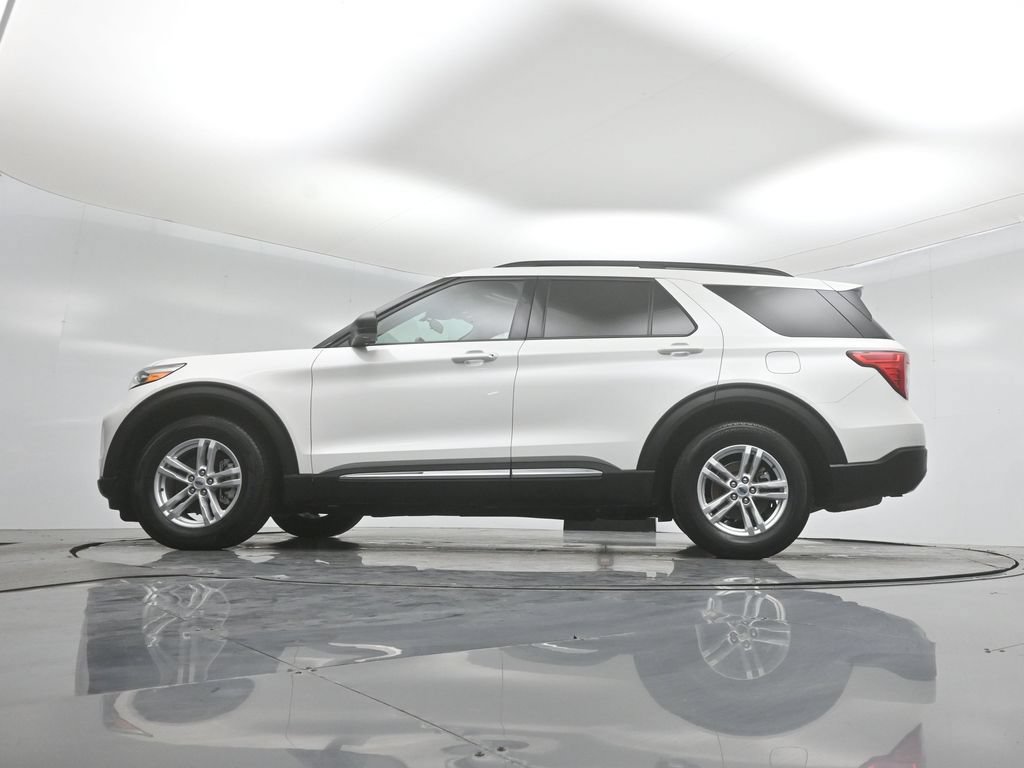 Certified 2023 Ford Explorer XLT w/ Equipment Group 202A RWD image 54