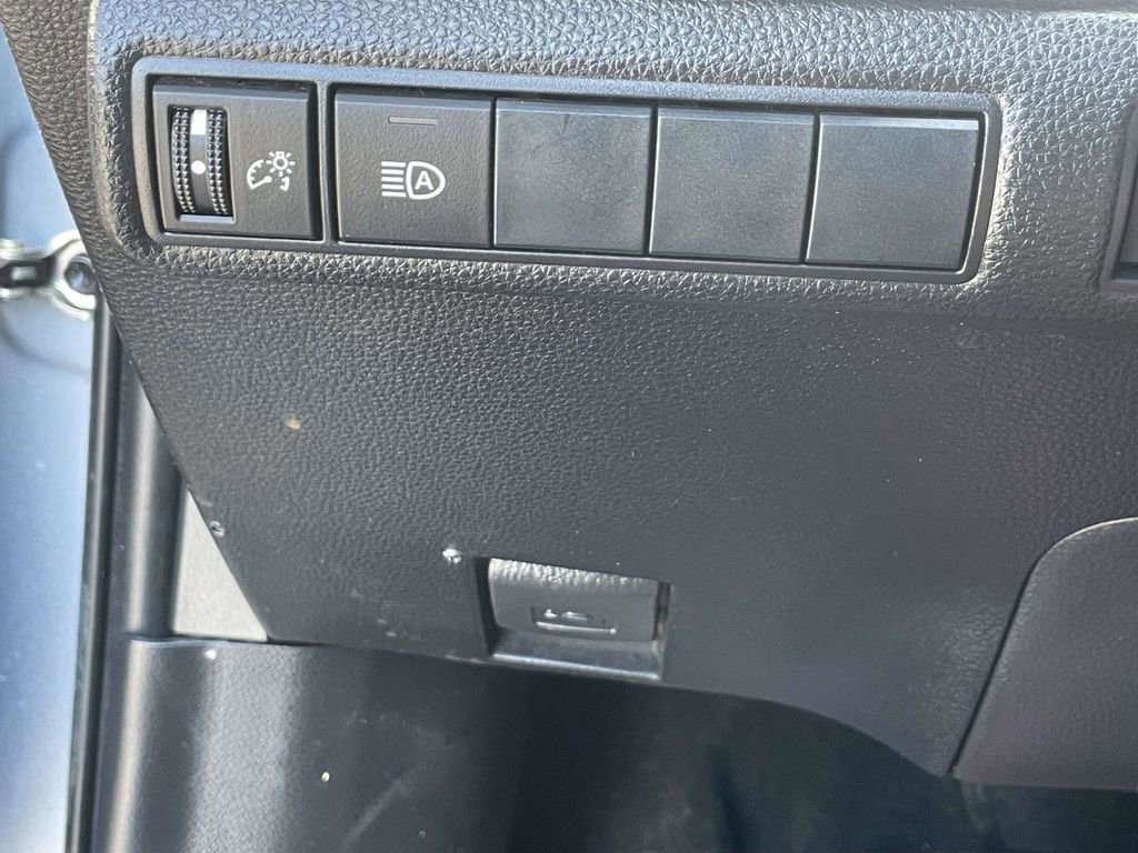 Used 2020 Toyota Corolla SE FWD image 23