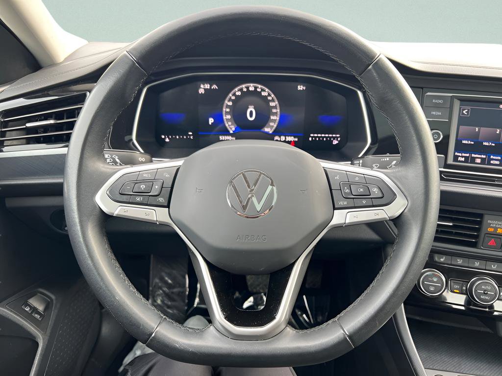 Used 2024 Volkswagen Jetta SE image 12
