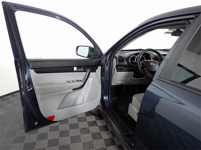 Used 2011 Kia Sorento 2WD image 16