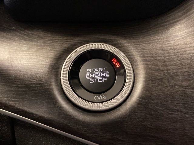 Used 2022 Jeep Grand Cherokee L Limited w/ Luxury Tech Group II image 17