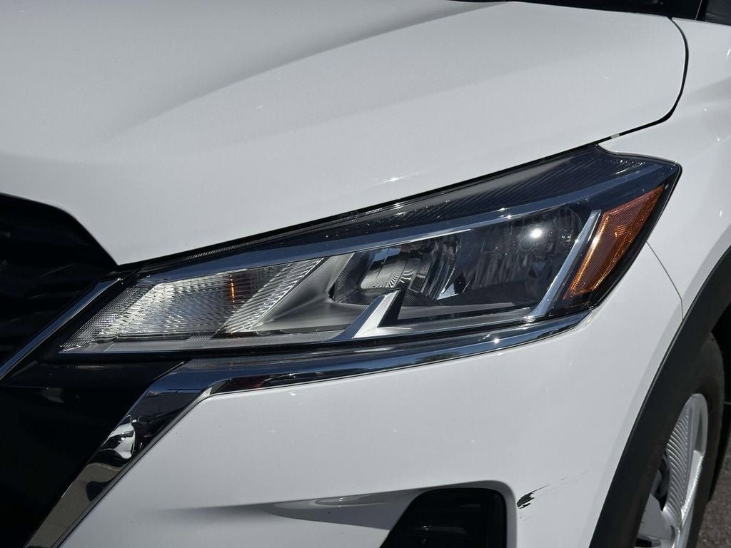 Used 2024 Nissan Kicks S FWD image 9