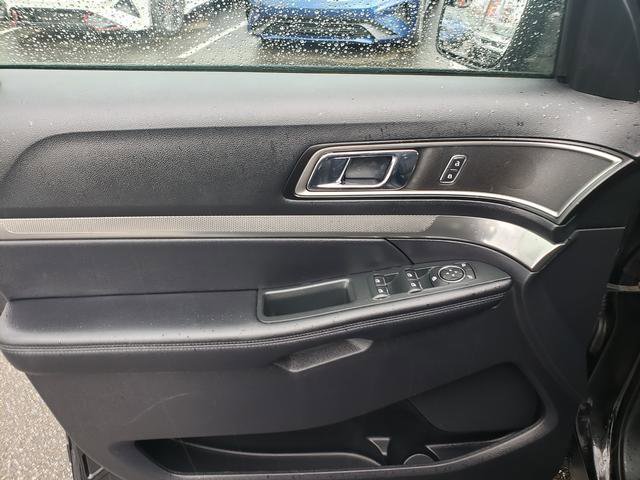 Used 2019 Ford Explorer XLT image 11