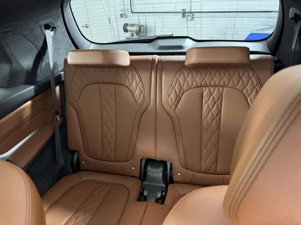 Used 2024 BMW X7 xDrive40i w/ Executive Package AWD/4WD image 33