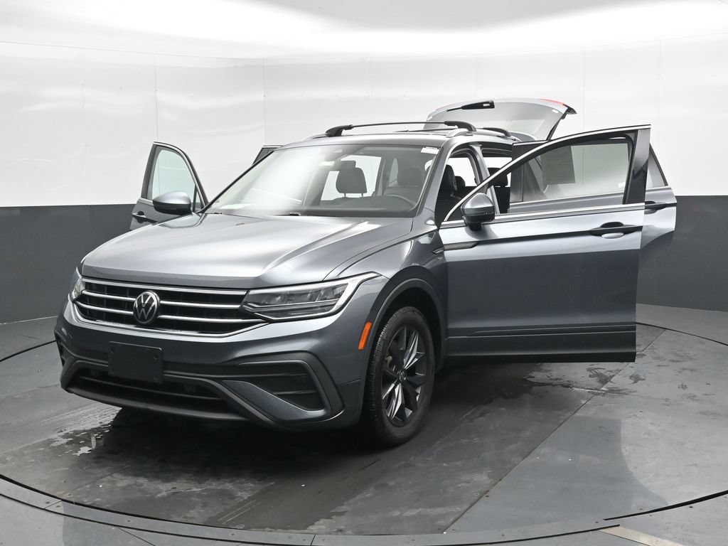 Used 2022 Volkswagen Tiguan SE AWD/4WD image 47