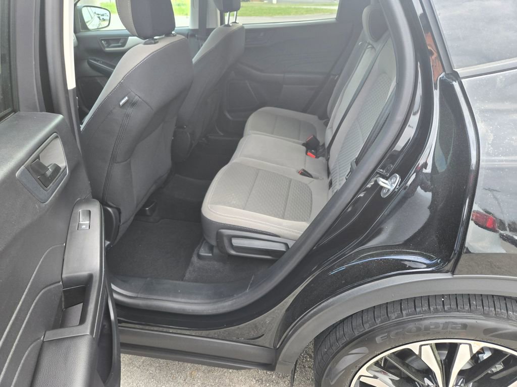 Used 2022 Ford Escape SE w/ SE Sport Appearance Package image 8