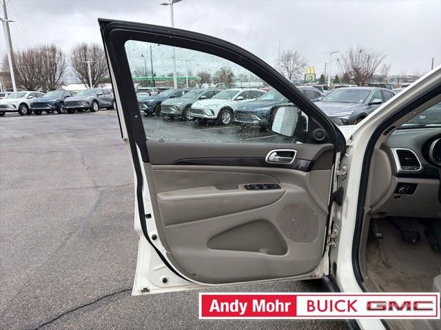 Used 2011 Jeep Grand Cherokee Laredo image 25