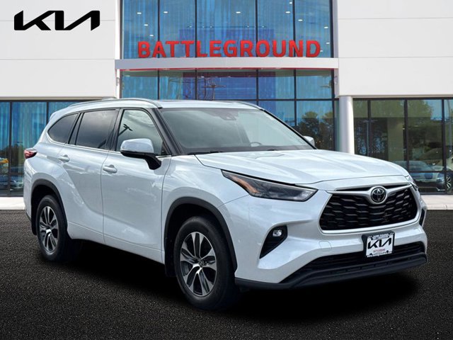 Used 2022 Toyota Highlander XLE
