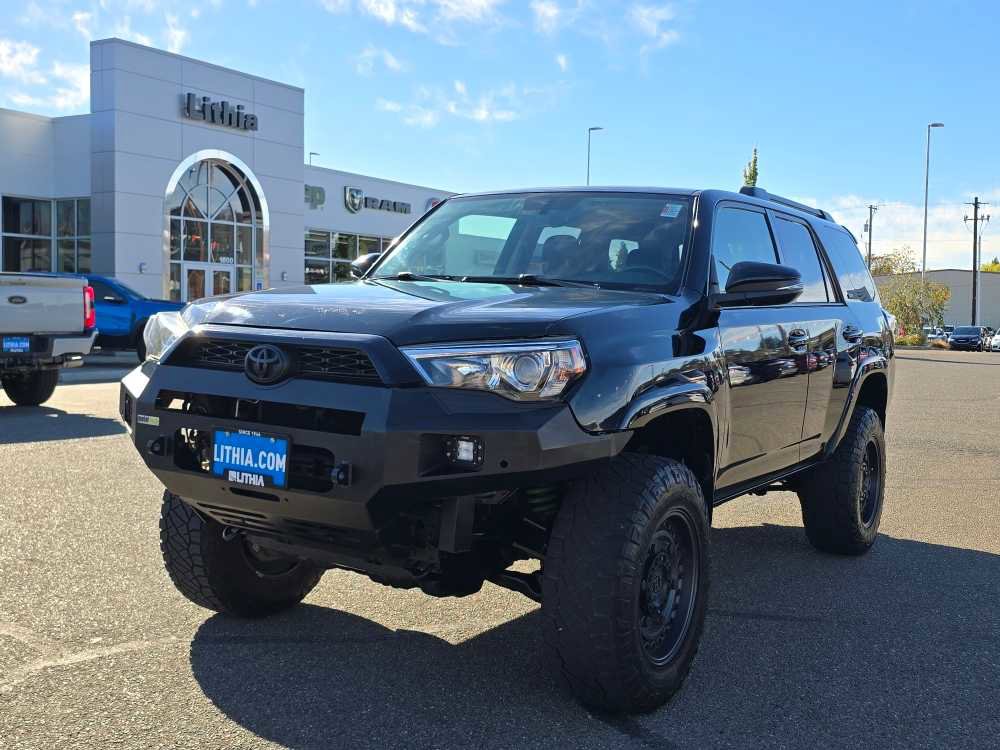 Used 2018 Toyota 4Runner SR5 Premium image 1