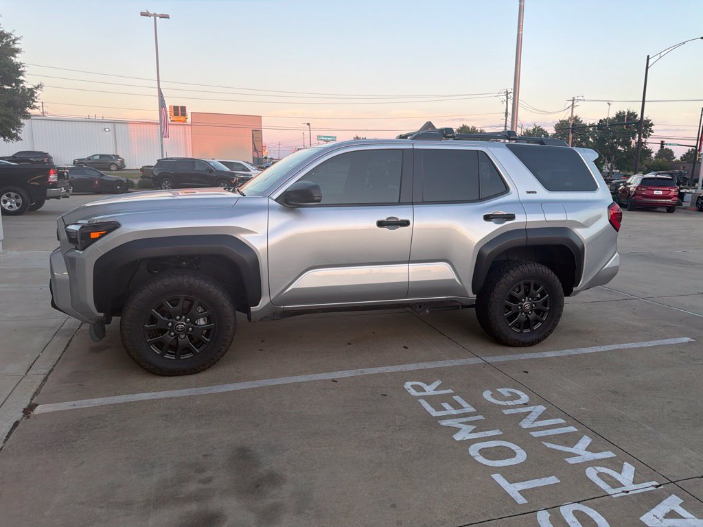 Used 2025 Toyota 4Runner SR5 AWD/4WD image 8