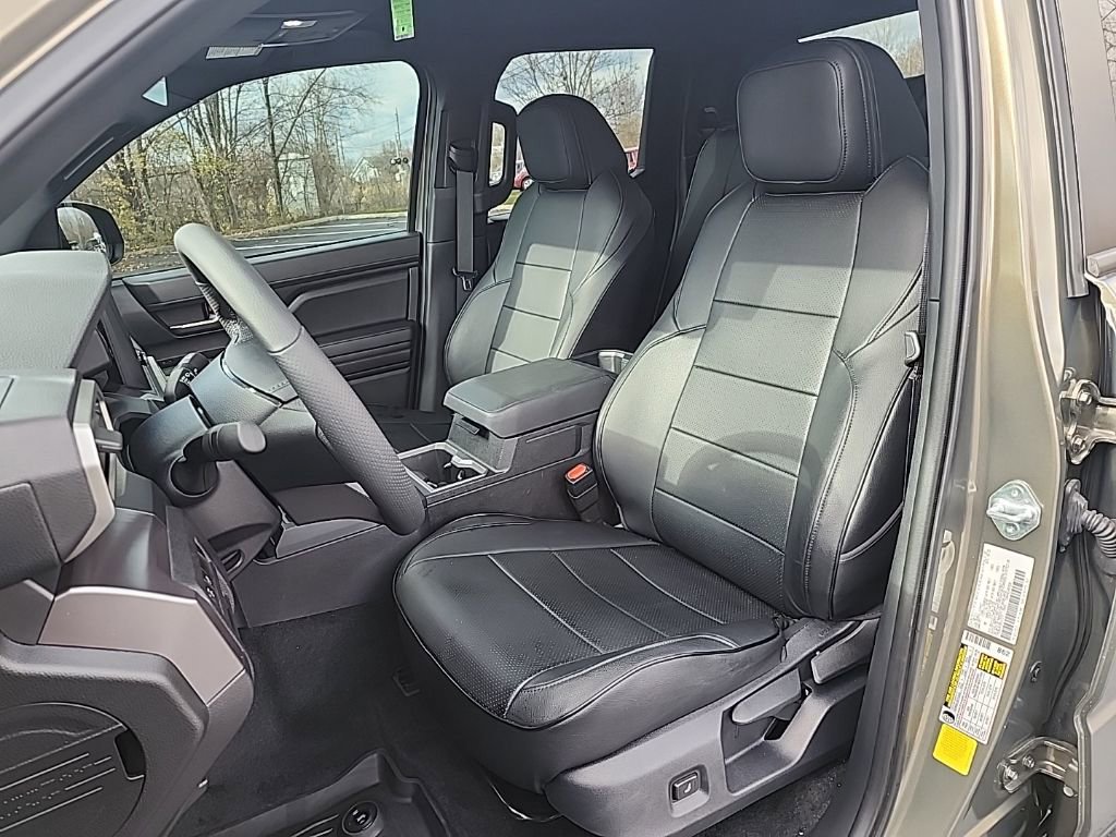 Used 2025 Toyota Tacoma TRD Off-Road image 17