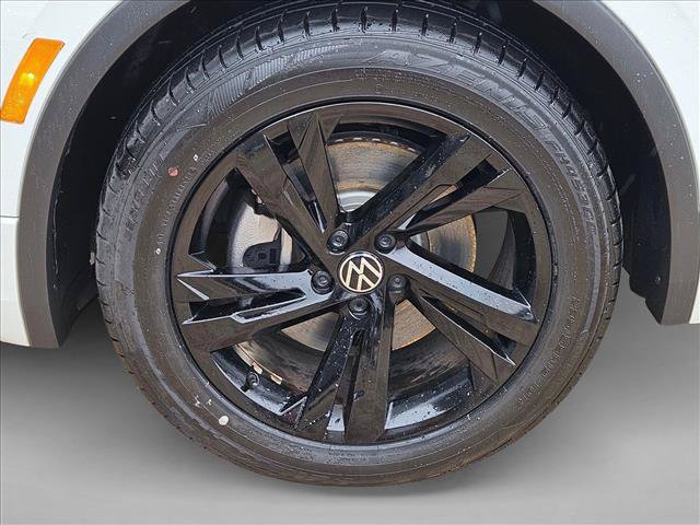 Used 2023 Volkswagen Tiguan SE R-Line FWD image 25