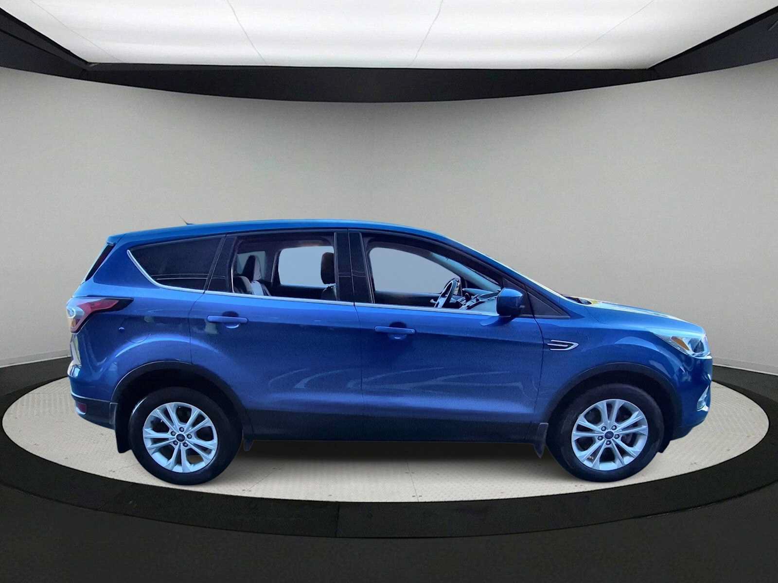 Used 2017 Ford Escape SE AWD/4WD image 9