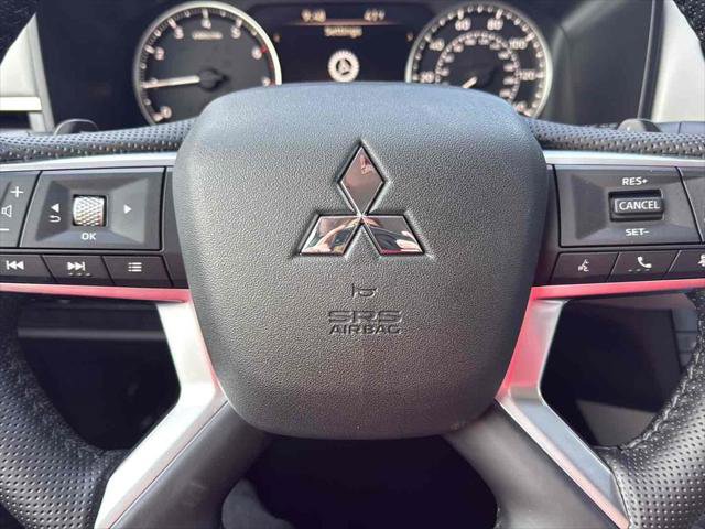 New 2026 Mitsubishi Outlander SE image 18
