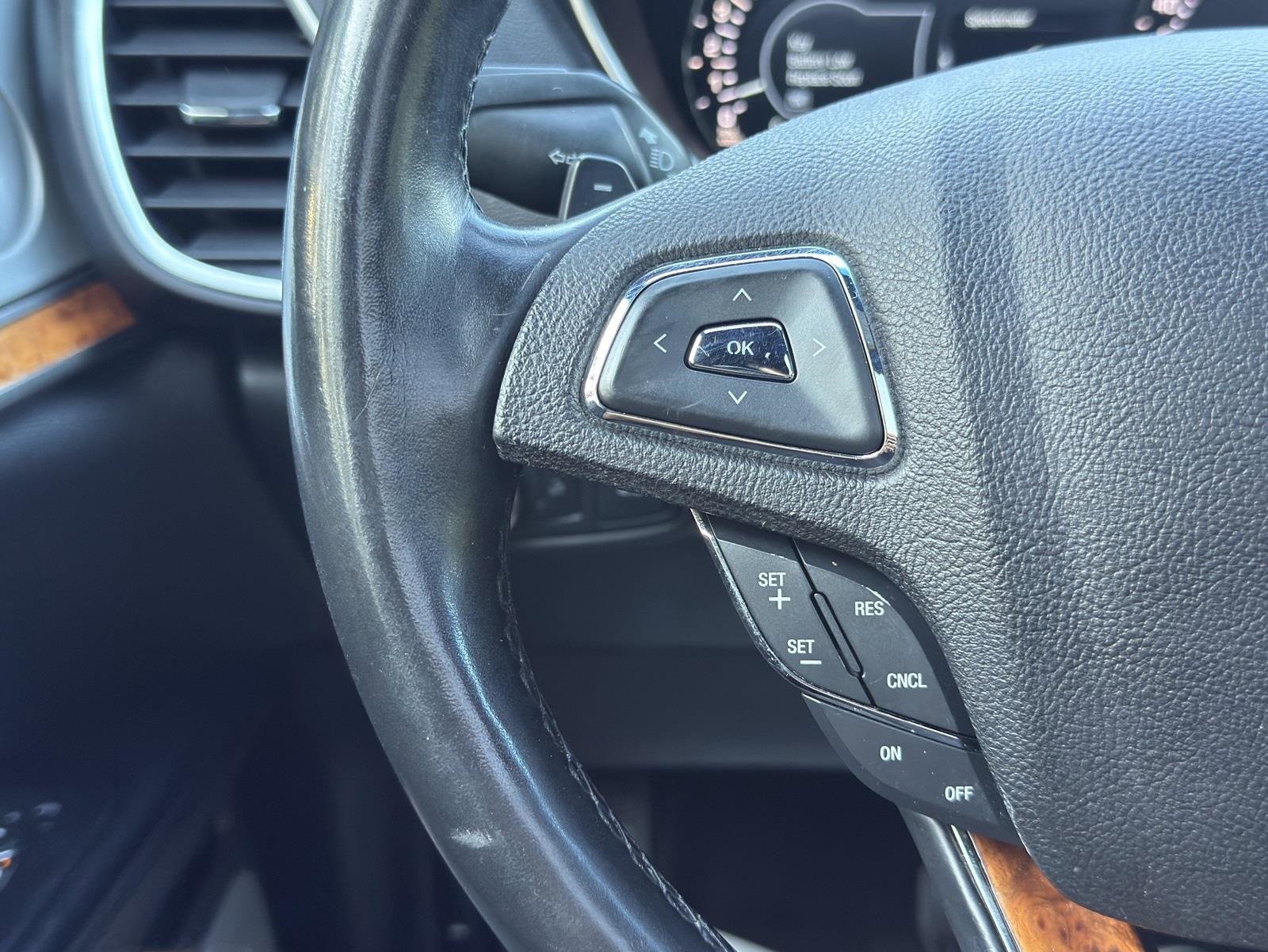 Used 2017 Lincoln MKX Reserve w/ Luxury Package image 31