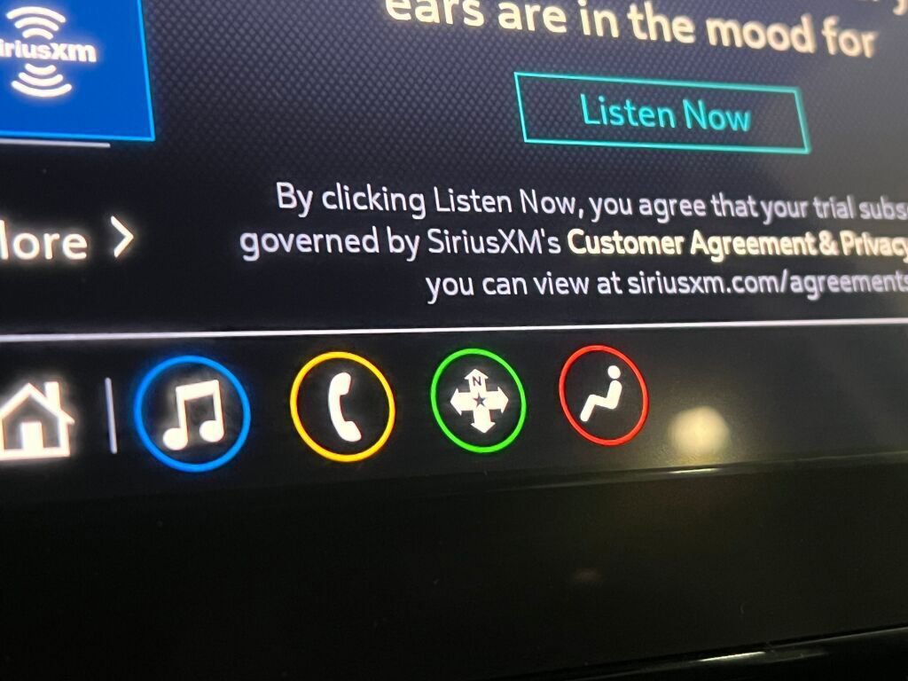 Used 2020 Chevrolet Traverse LT image 11