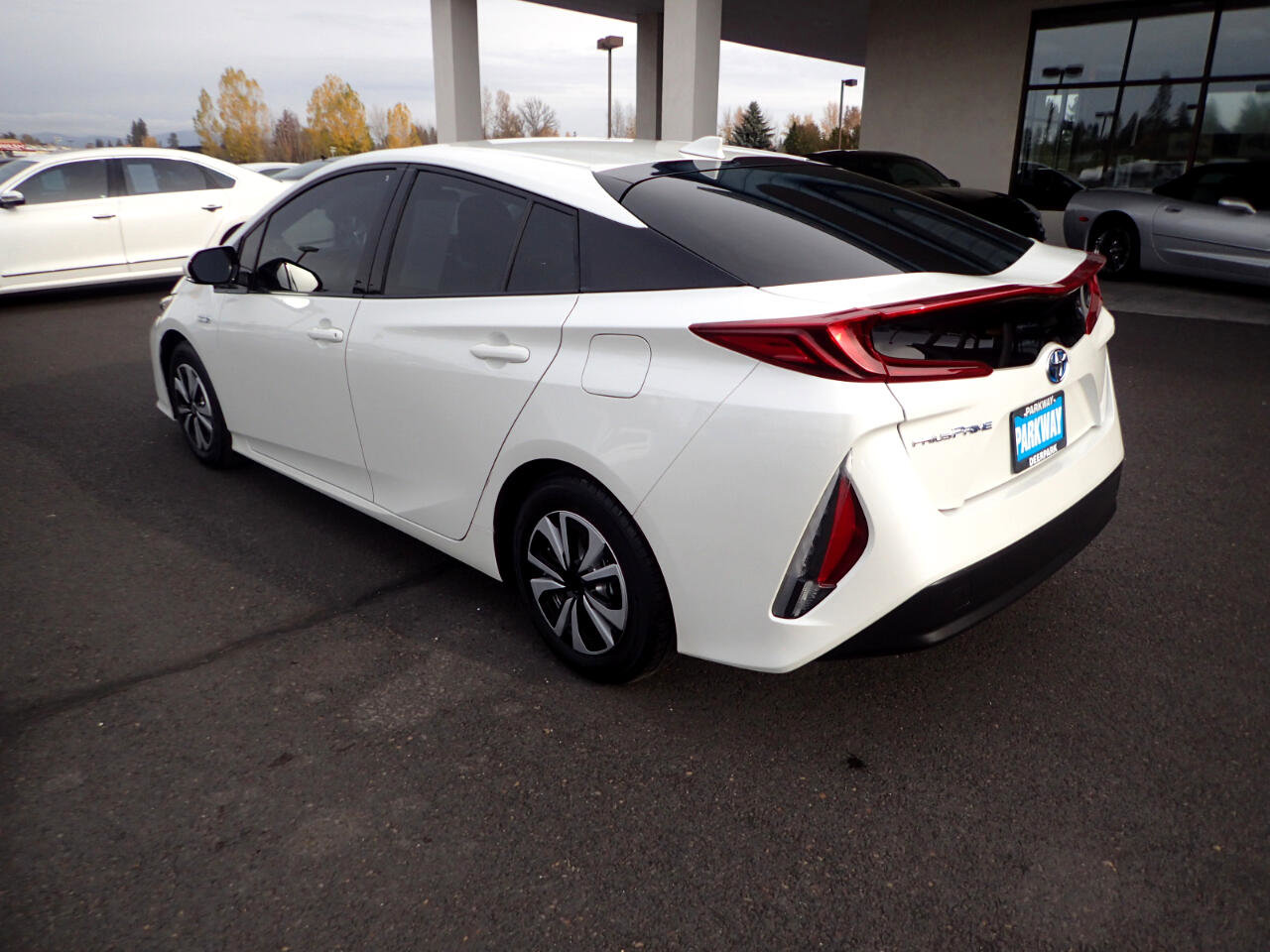 Used 2018 Toyota Prius Prime Plus w/ Carpet Mat Package FWD image 3