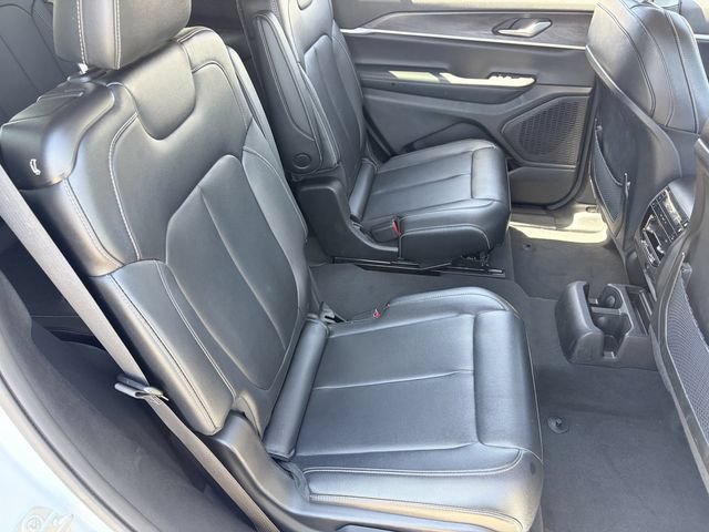 Used 2023 Jeep Grand Cherokee L Limited AWD/4WD image 14