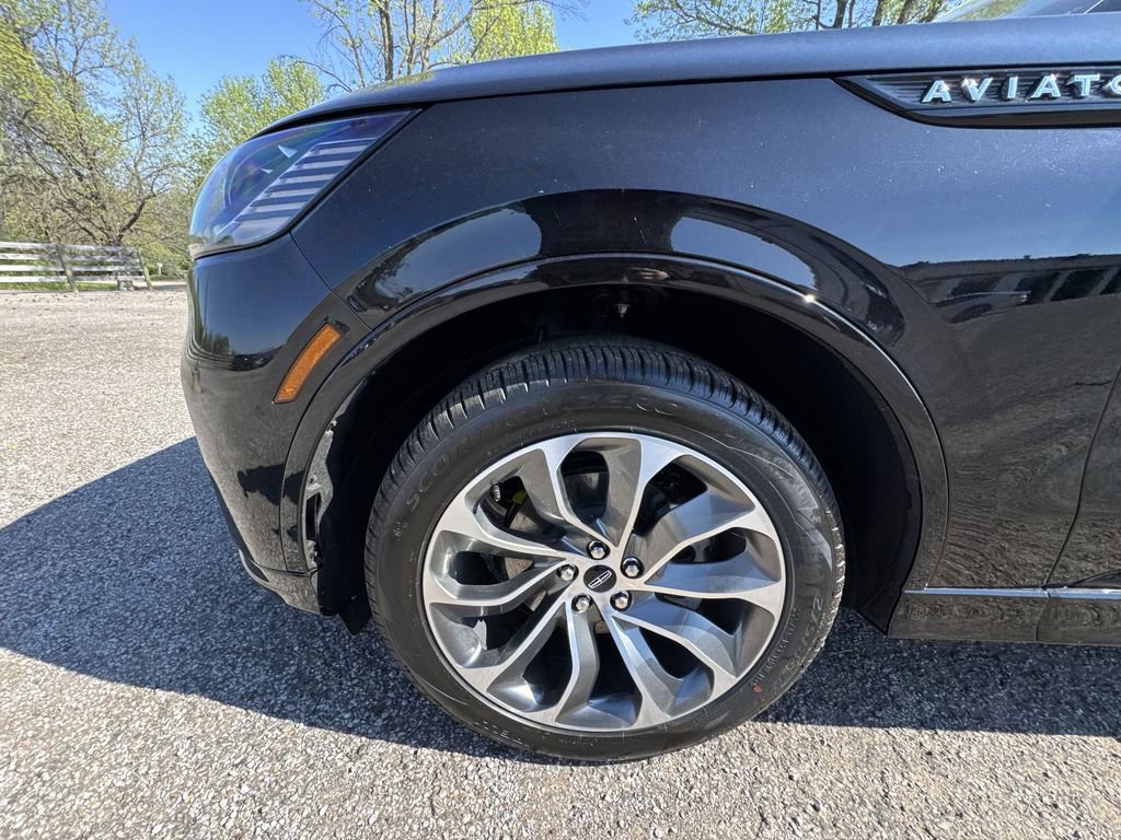 New 2026 Lincoln Aviator AWD w/ Jet Appearance Package image 10