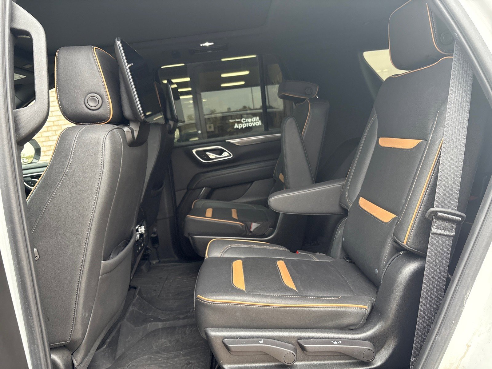 Used 2023 GMC Yukon AT4 w/ LPO, Floor Liner Package image 4