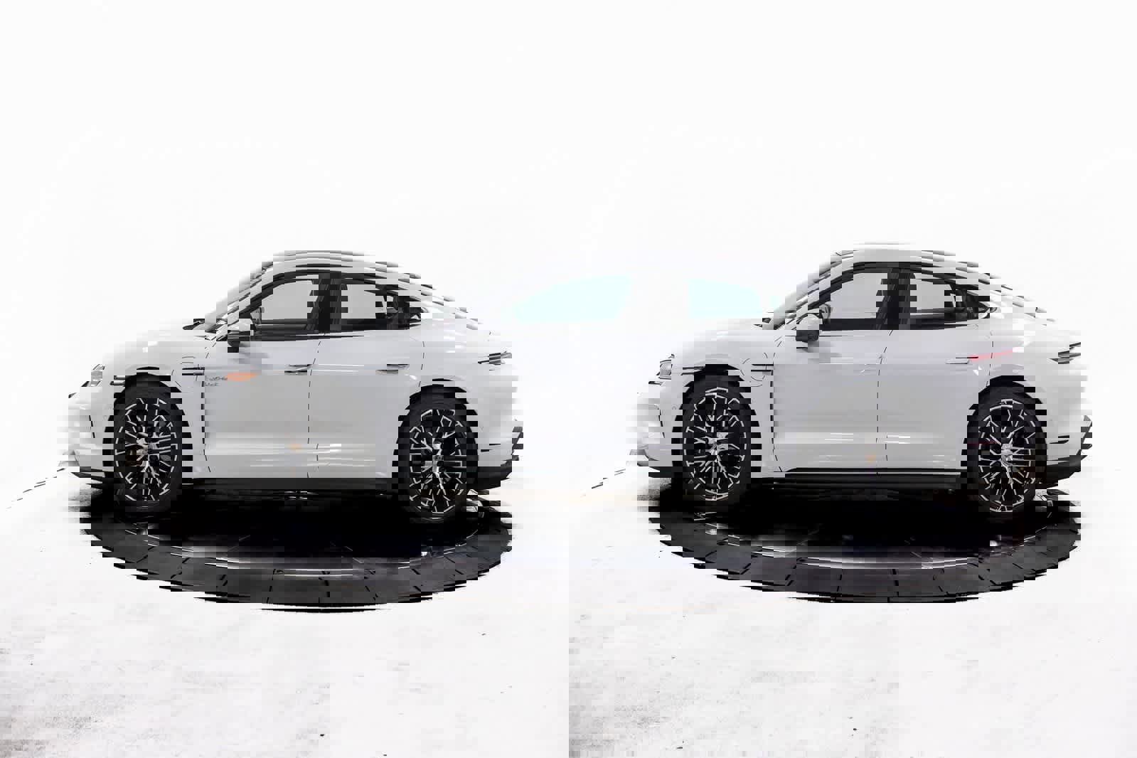 Certified 2025 Porsche Taycan image 2