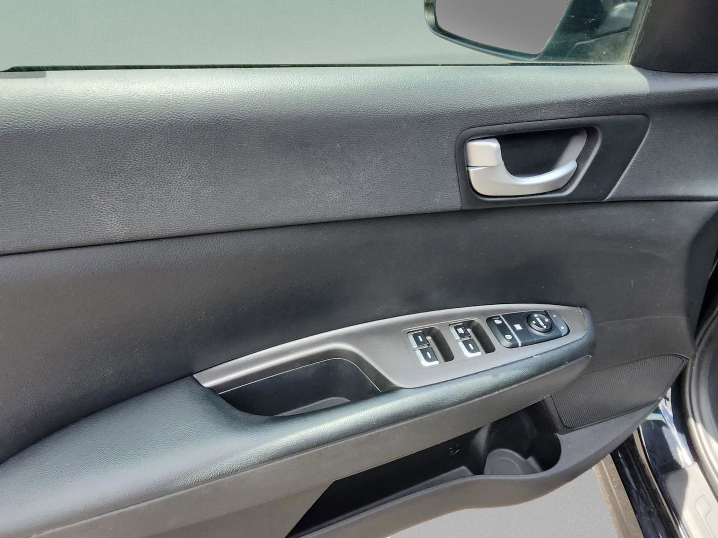Used 2019 Kia Optima LX FWD image 15