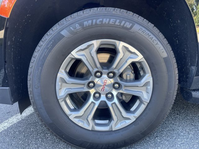 Used 2022 GMC Yukon SLE w/ Gmc Pro Safety Plus Package AWD/4WD image 10