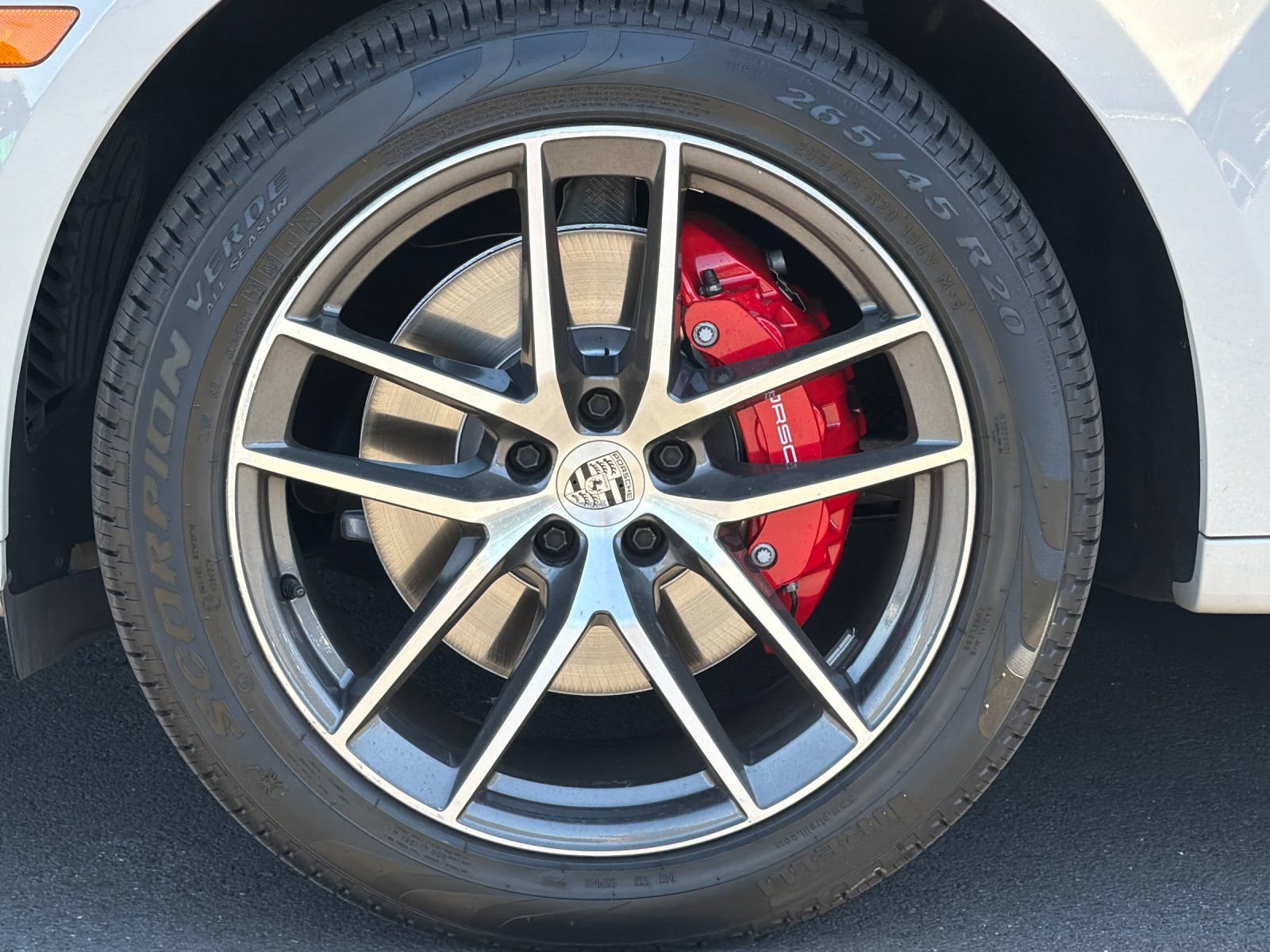 Certified 2023 Porsche Macan S AWD/4WD image 27