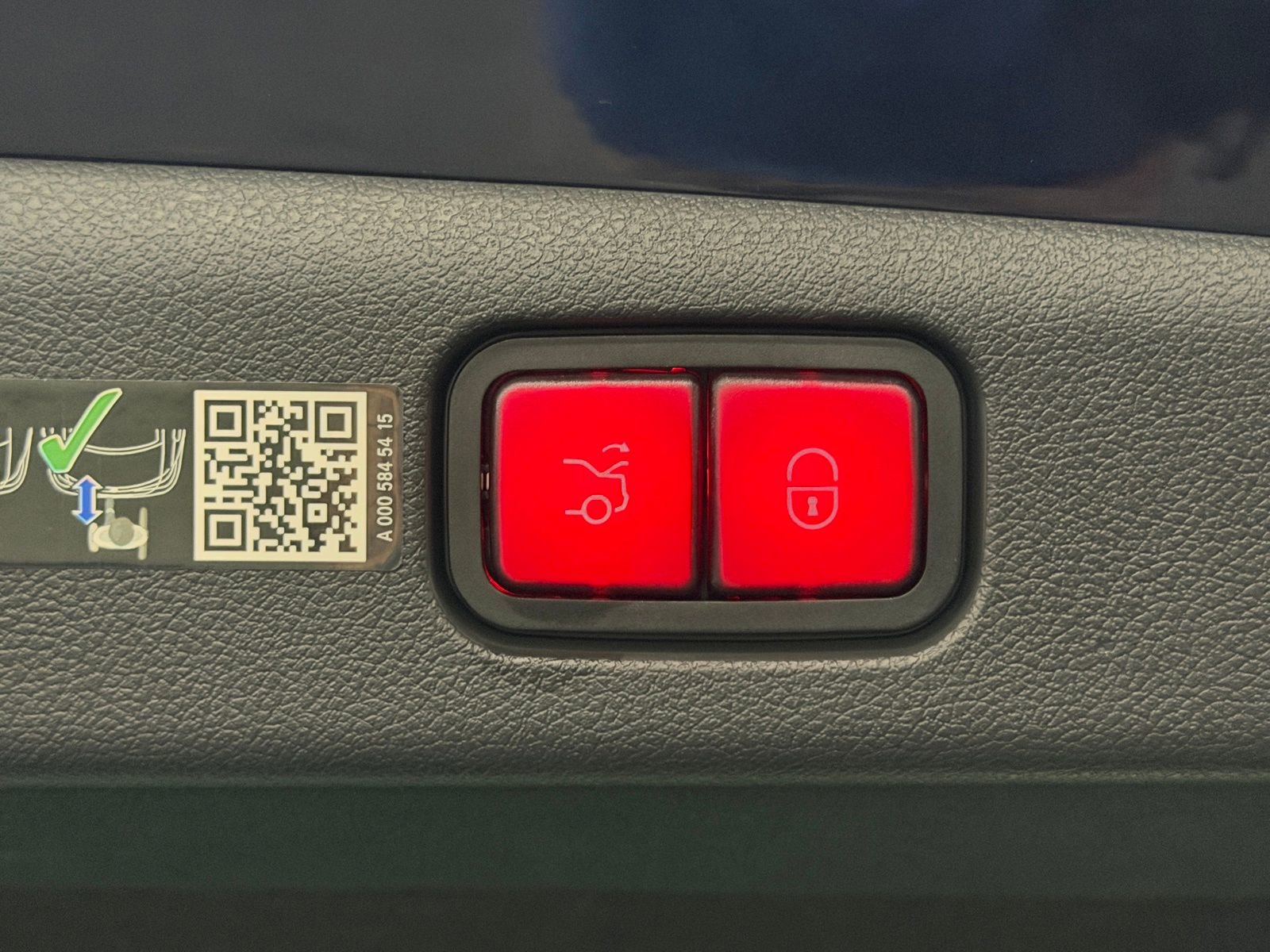 Certified 2025 Mercedes-Benz E 350 4MATIC Sedan image 15