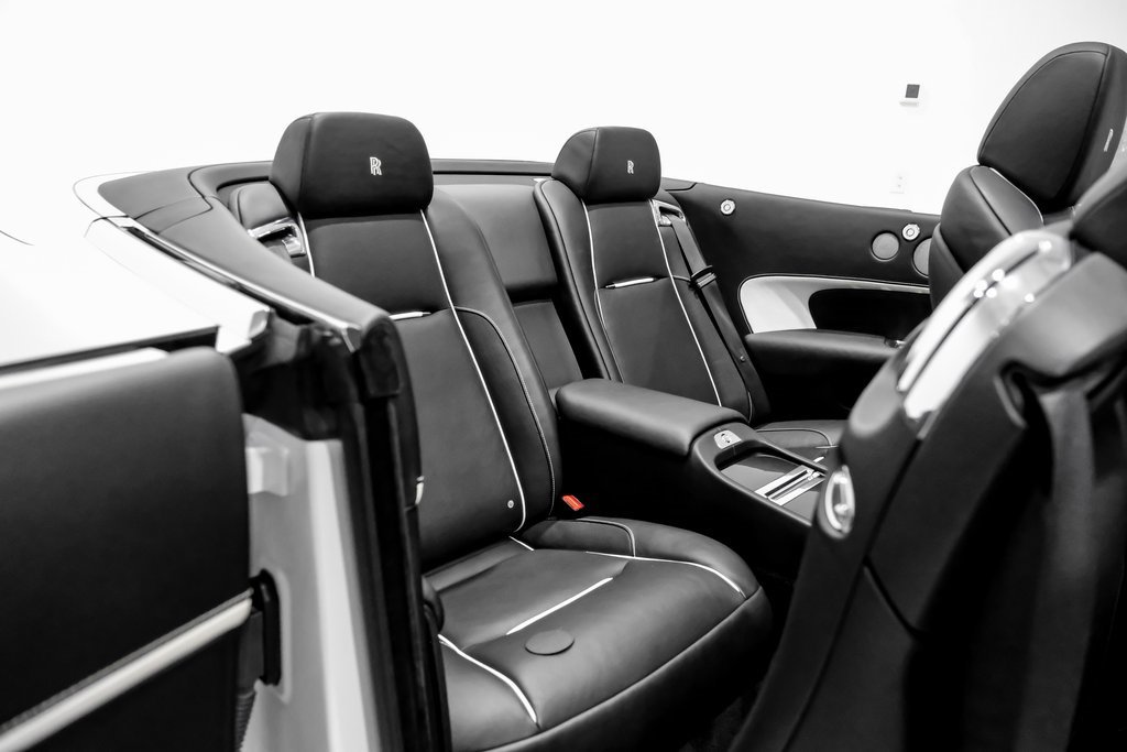 Used 2018 Rolls-Royce Dawn image 40