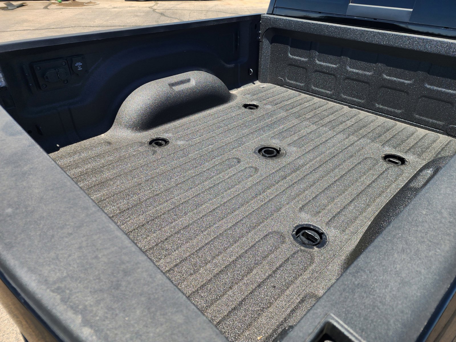 New 2026 RAM 2500 Laramie AWD/4WD image 7