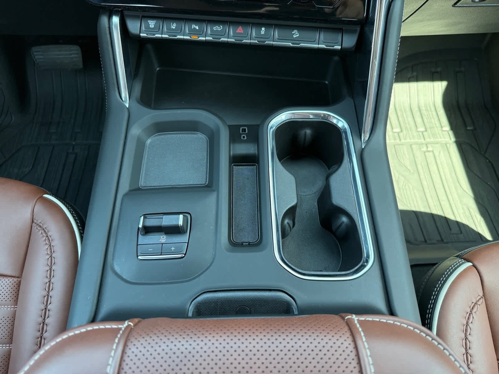 Used 2025 GMC Sierra 2500 Denali Ultimate AWD/4WD image 14