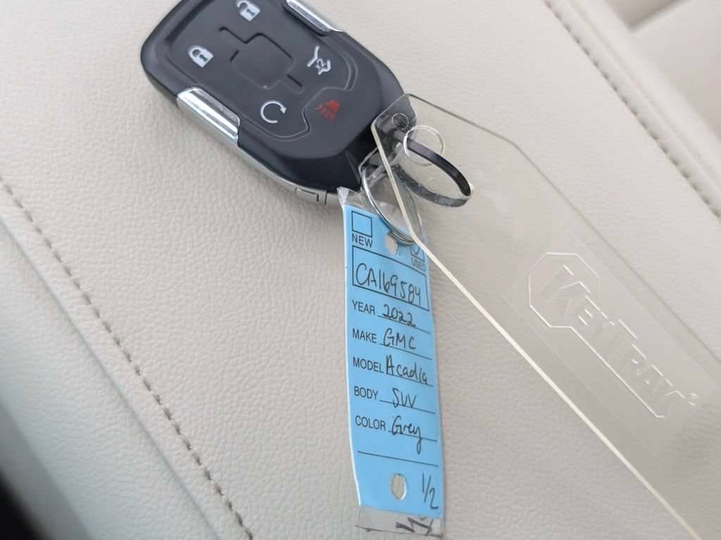 Used 2022 GMC Acadia Denali w/ Denali Technology Package FWD image 25