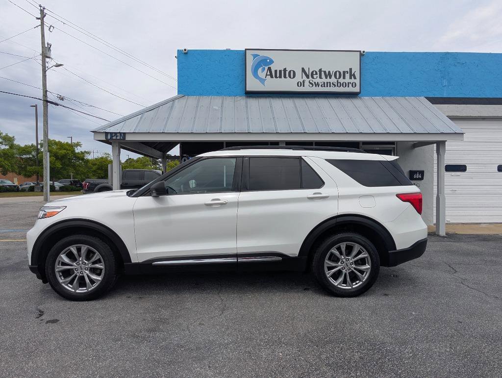 Used 2020 Ford Explorer XLT w/ Equipment Group 202A AWD/4WD image 8