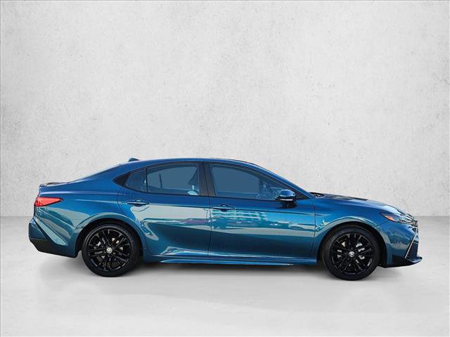 Used 2025 Toyota Camry SE image 4