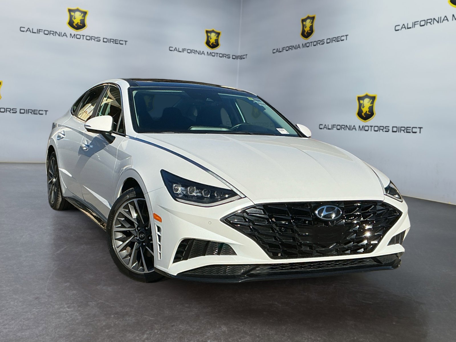 Used 2020 Hyundai Sonata Limited w/ Preferred Accessory Package image 3