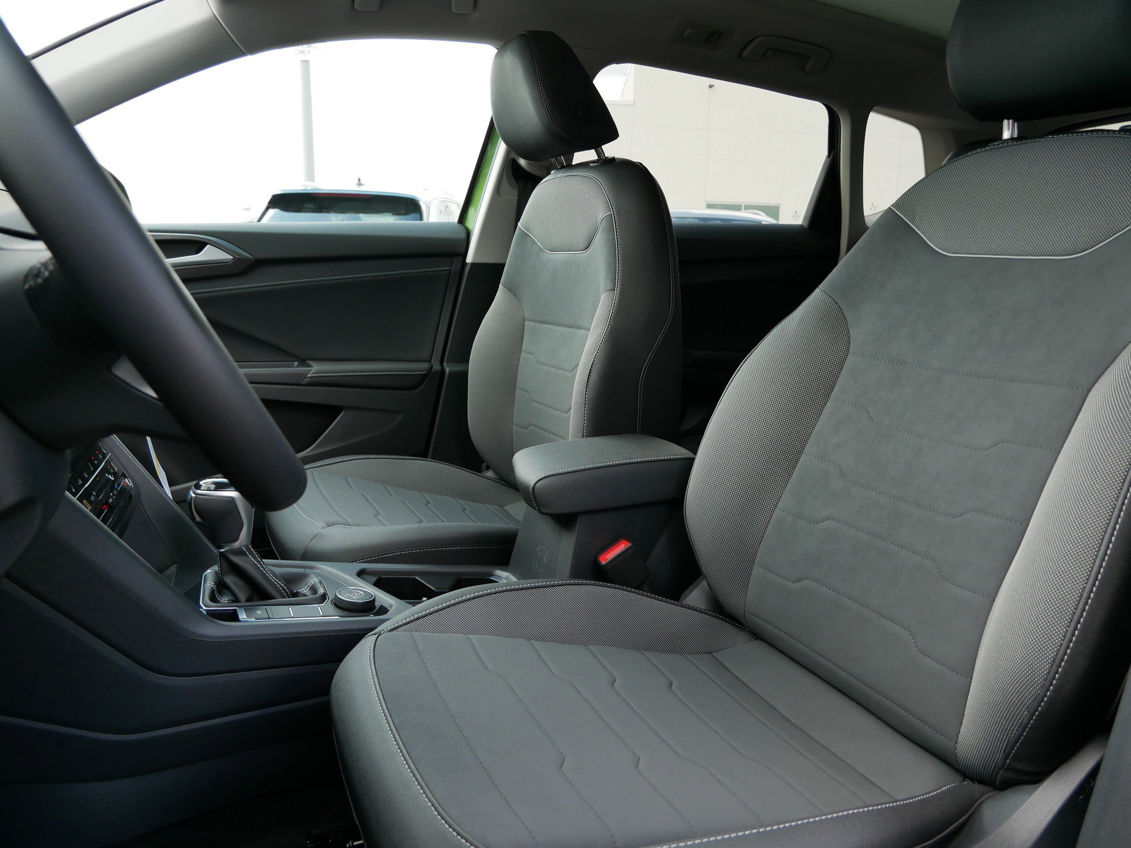 New 2025 Volkswagen Taos SE image 3