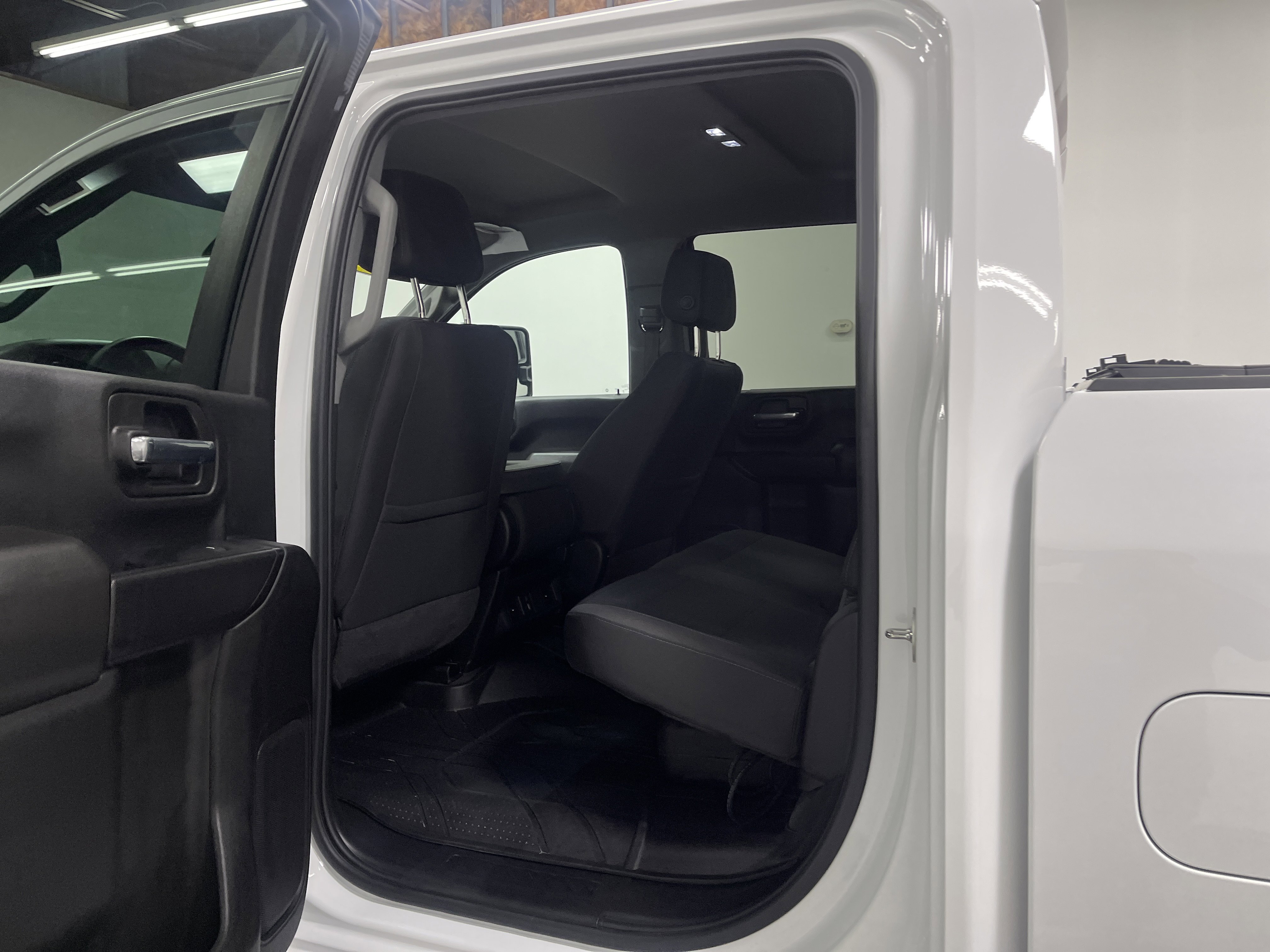 Used 2024 Chevrolet Silverado 2500 Custom w/ Custom Value Package image 13