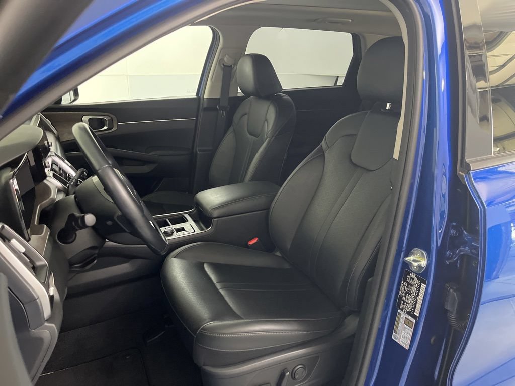 Used 2023 Kia Sorento EX w/ Panoramic Sunroof Package FWD image 19