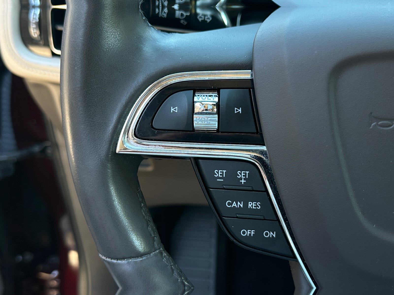 Used 2023 Lincoln Nautilus Reserve AWD/4WD image 26