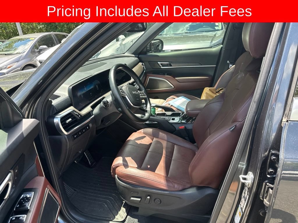 Used 2024 Kia Telluride SX w/ Towing Package FWD image 5